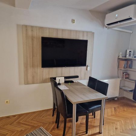Apartment Viktor,Parking Osijek Extérieur photo
