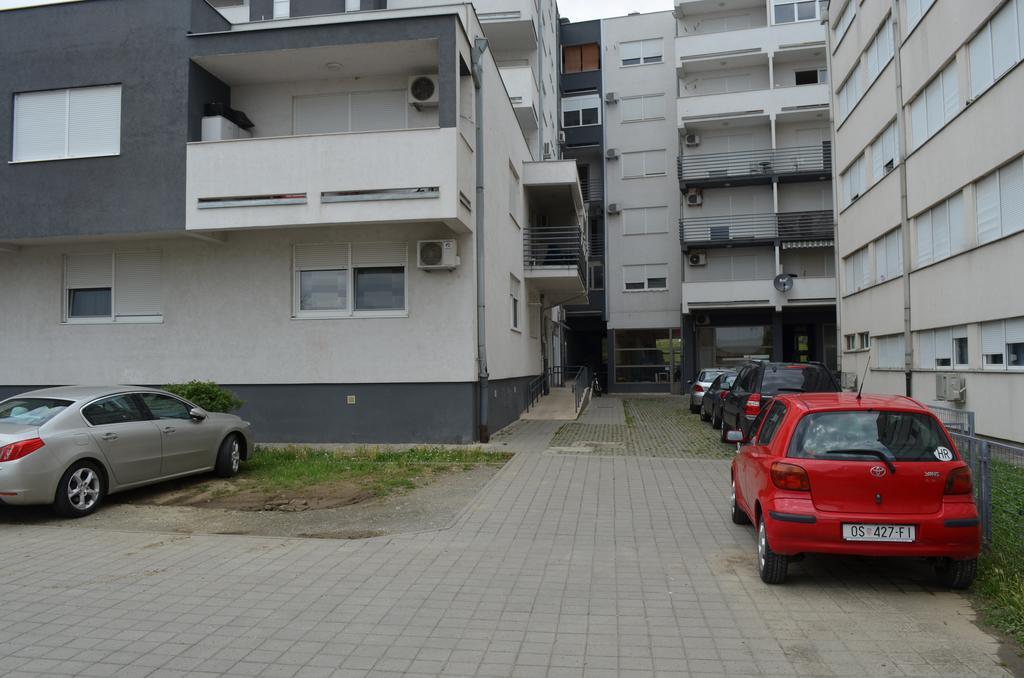 Apartment Viktor,Parking Osijek Chambre photo