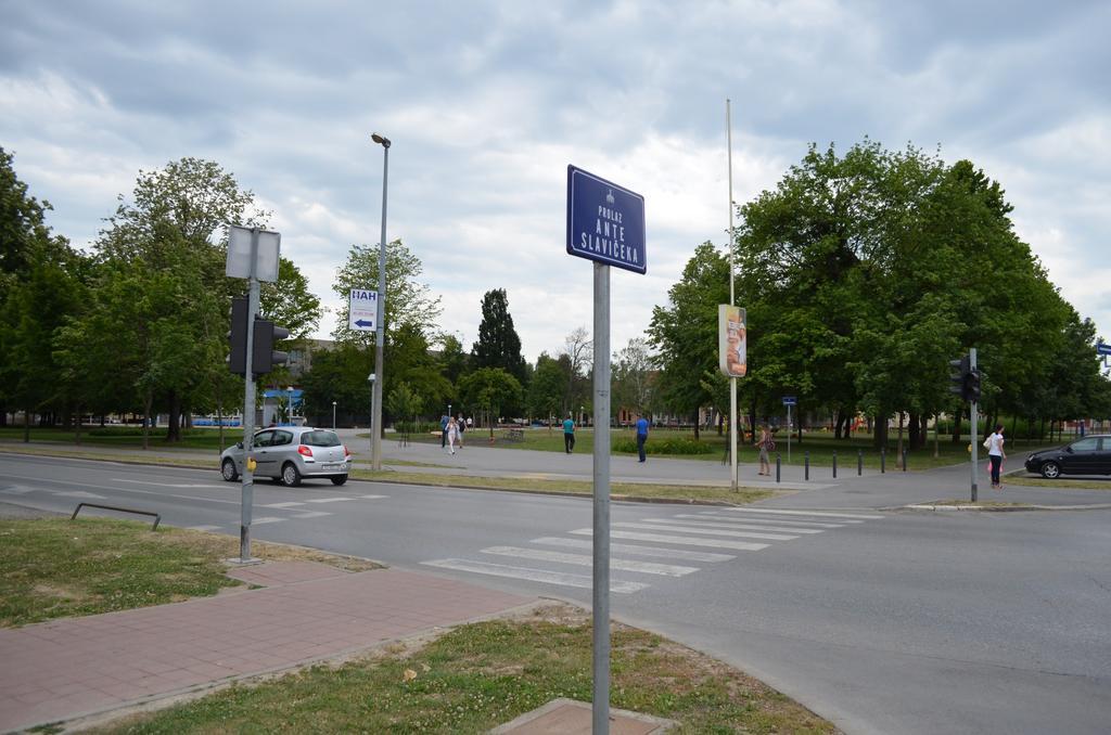Apartment Viktor,Parking Osijek Chambre photo