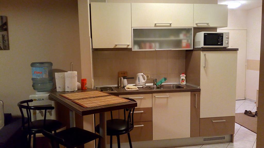 Apartment Viktor,Parking Osijek Extérieur photo